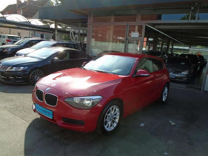 Rot Gebraucht 2013 BMW 116 Kleinwagen | 6.890 € (Guter Preis) - Bild 1/4