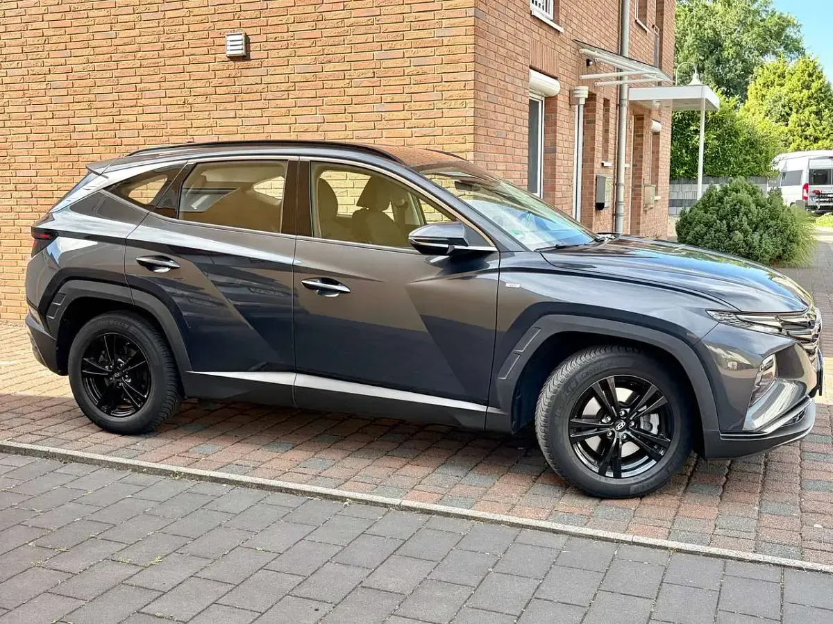 Gebraucht Hyundai Tucson Select 136 PS (100 kW) 2020 Grau SUV