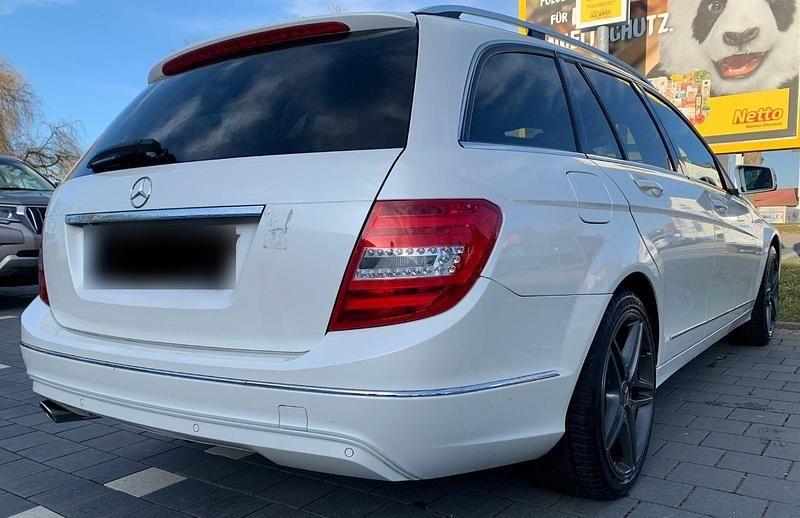 Gebraucht Mercedes C250 204 PS (150 kW) 2012 Weiß Kombi
