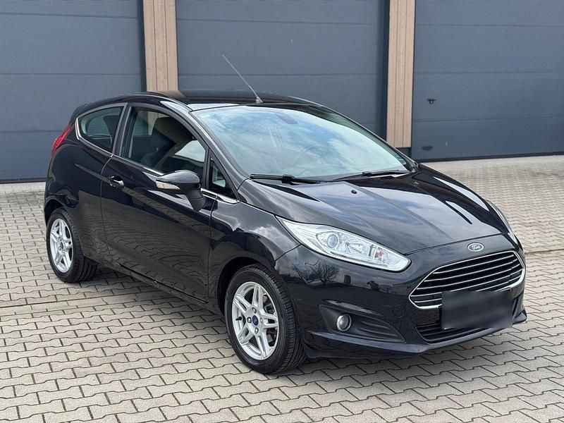 Gebraucht Ford Fiesta 75 PS (55 kW) 2013 Schwarz Kleinwagen