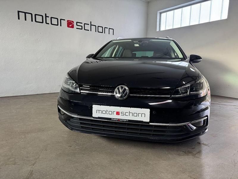 Gebraucht VW Golf VII Highline 150 PS (110 kW) 2018 Schwarz Kombi