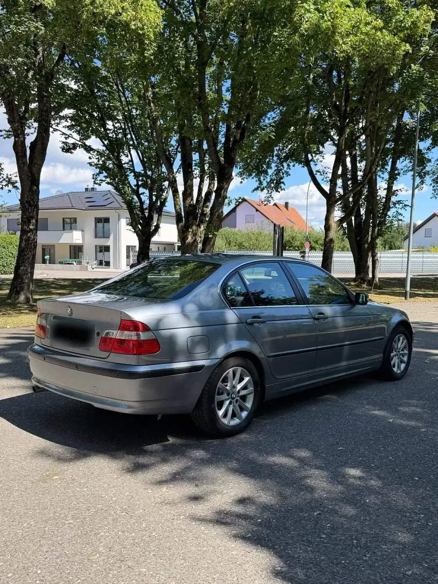 Gebraucht BMW 318 143 PS (105 kW) 2004 Grau Limousine