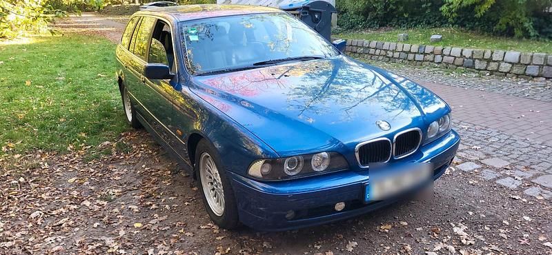 Blau Gebraucht 2003 BMW 520 Kombi | 1.900 € (Superpreis) - Bild 1/4