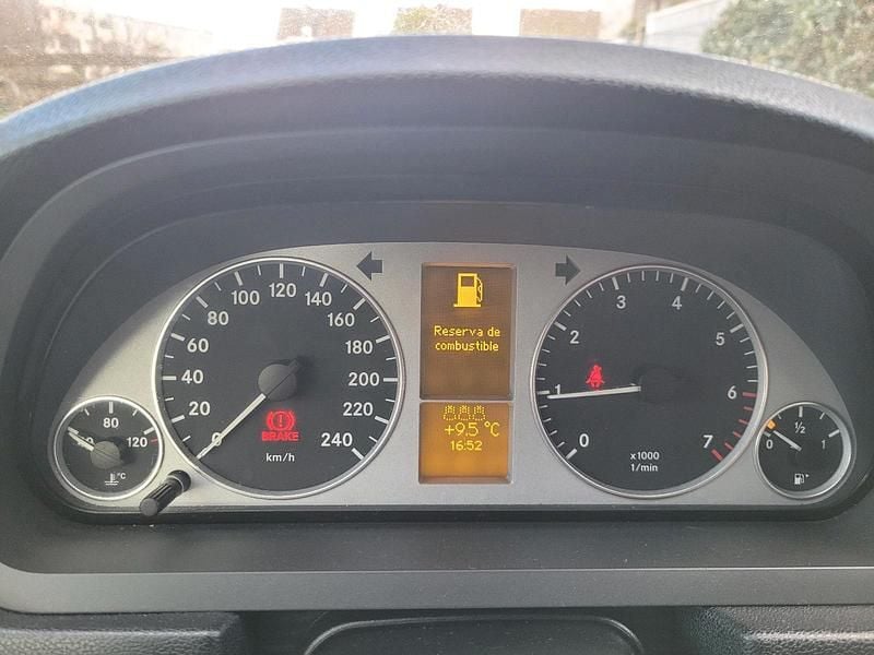 Usata Mercedes B150 95 CV (69 kW) 2006 Rosso Monovolume