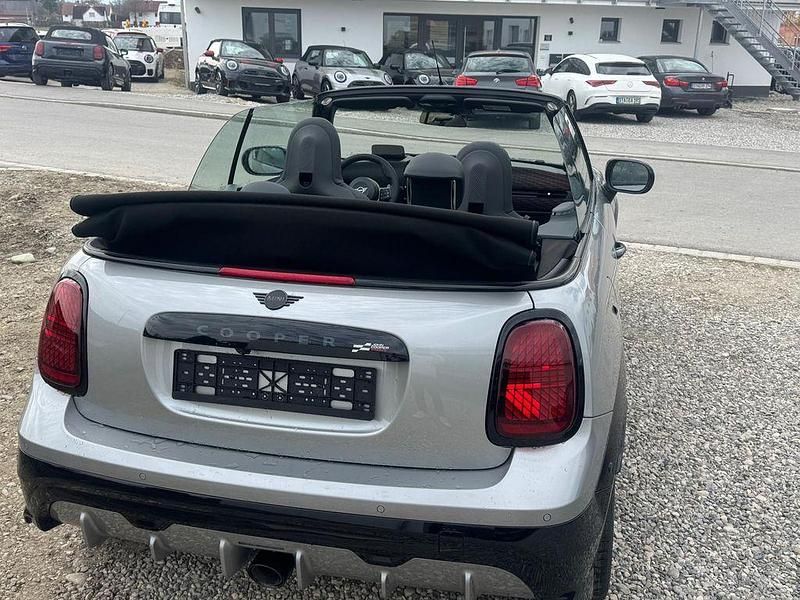 Neu Mini John Cooper Works Cabriolet 231 PS (169 kW) 2026 C6b melting silveriii metallic Cabrio