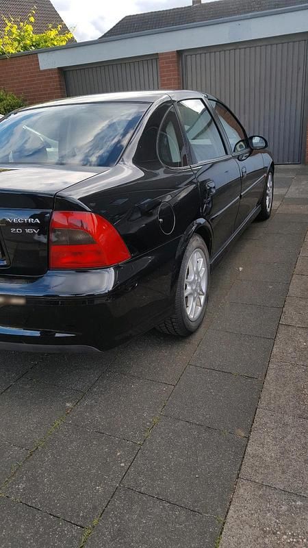 Gebraucht Opel Vectra 136 PS (100 kW) 2000 Schwarz Limousine
