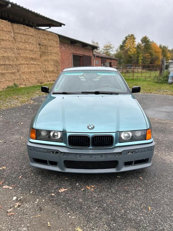Gebraucht BMW 323 170 PS (125 kW) 1997 Grün Kombi