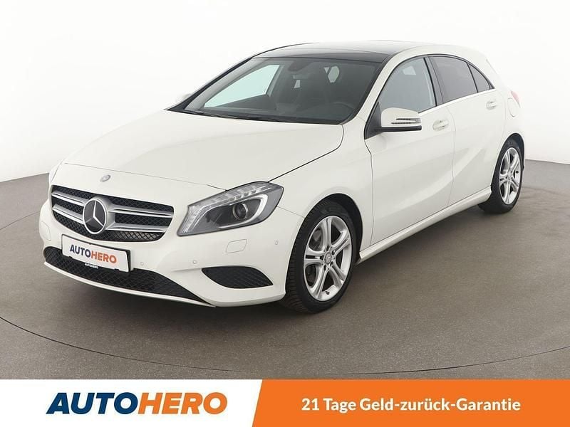 Weiß Gebraucht 2015 Mercedes A180 Urban Limousine | 16.780 € (Fairer Preis) - Bild 1/3