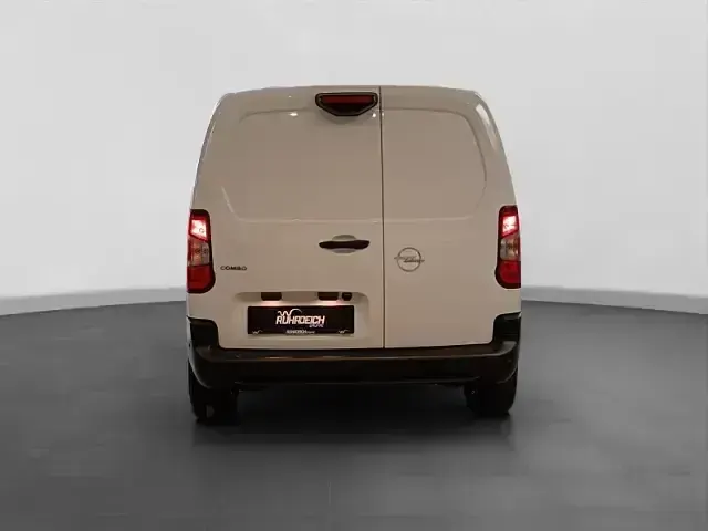 Neu Opel Combo Comfort 102 PS (75 kW) 2026 Weiß Van / Kleinbus