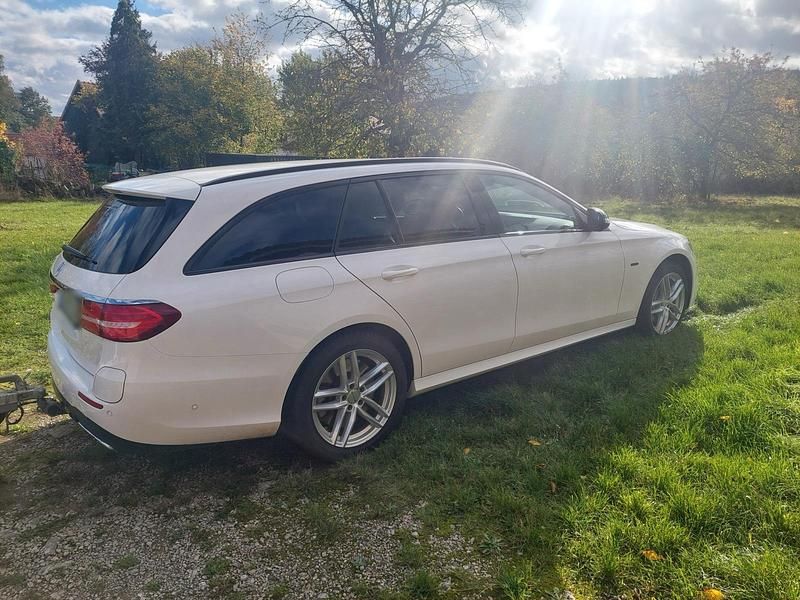 Gebraucht Mercedes E300 306 PS (225 kW) 2019 Weiß Kombi