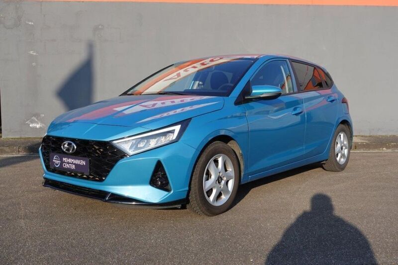 Blau (metallic) Gebraucht 2021 Hyundai i20 Trend Limousine | 16.990 € (Fairer Preis) - Bild 1/4