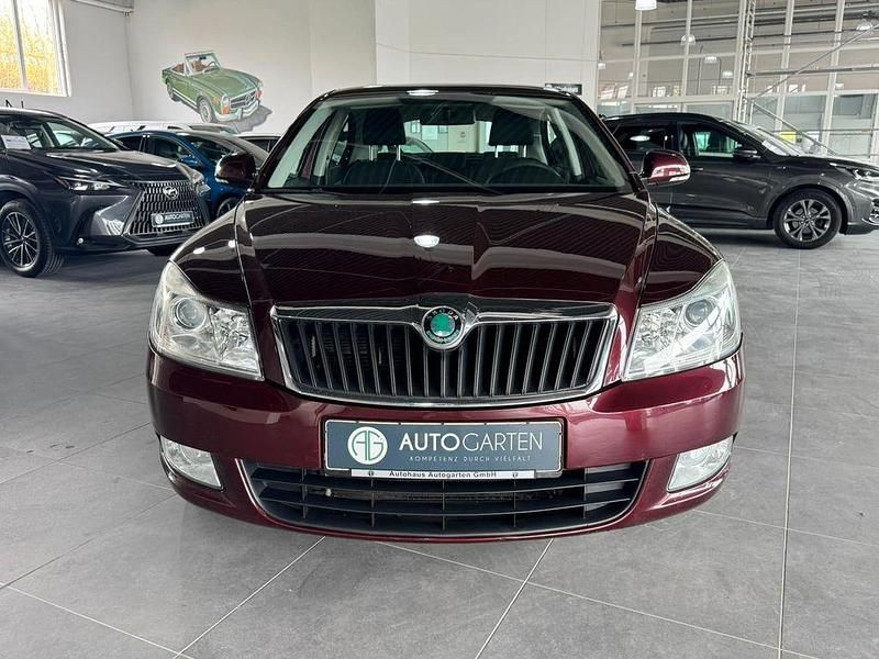 Gebraucht Skoda Octavia Ambition 195 PS (143 kW) 2012 Rot Limousine