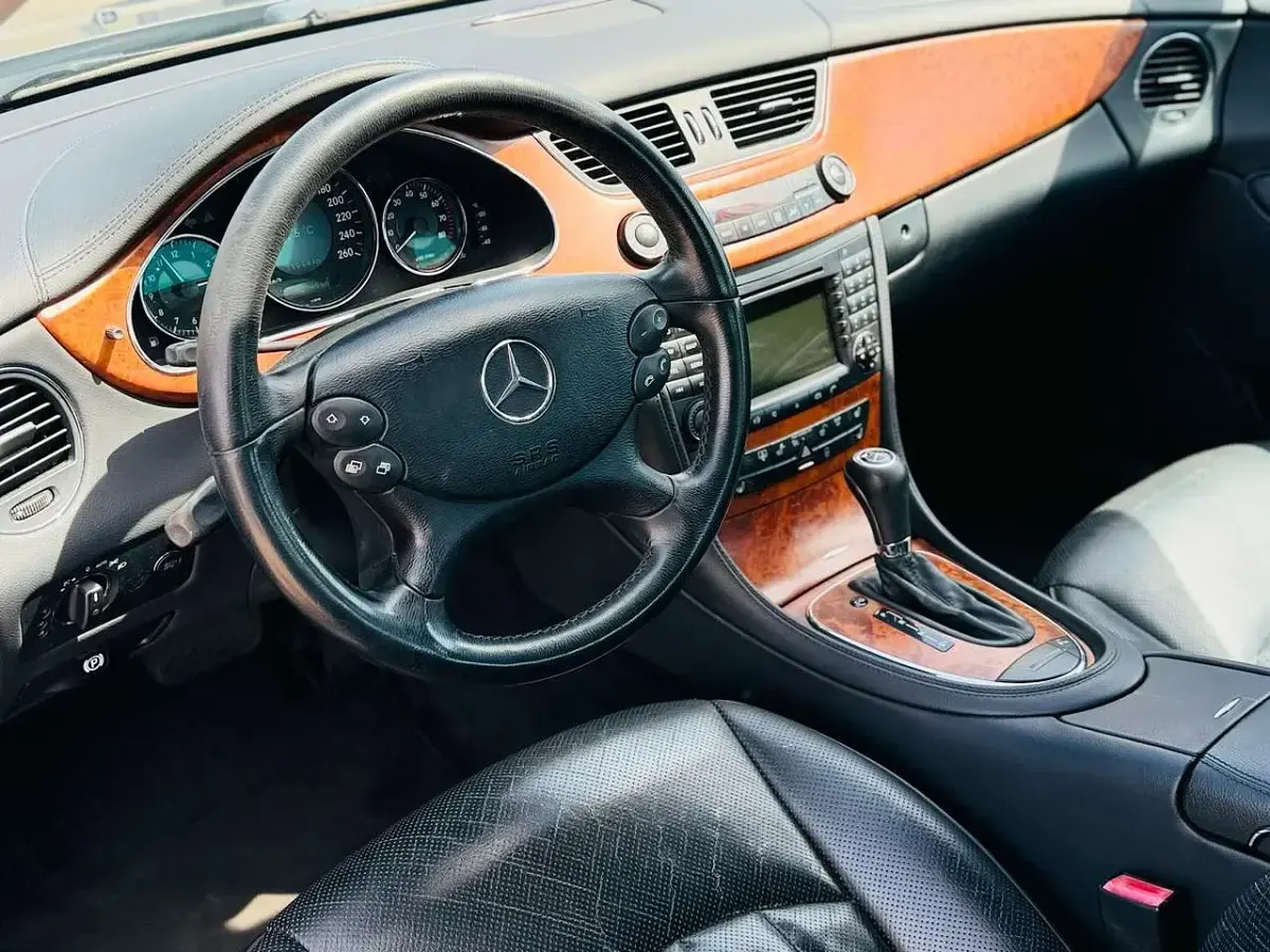 Gebraucht Mercedes CLS350 292 PS (214 kW) 2007 Indiumgrau  metalliclack Limousine