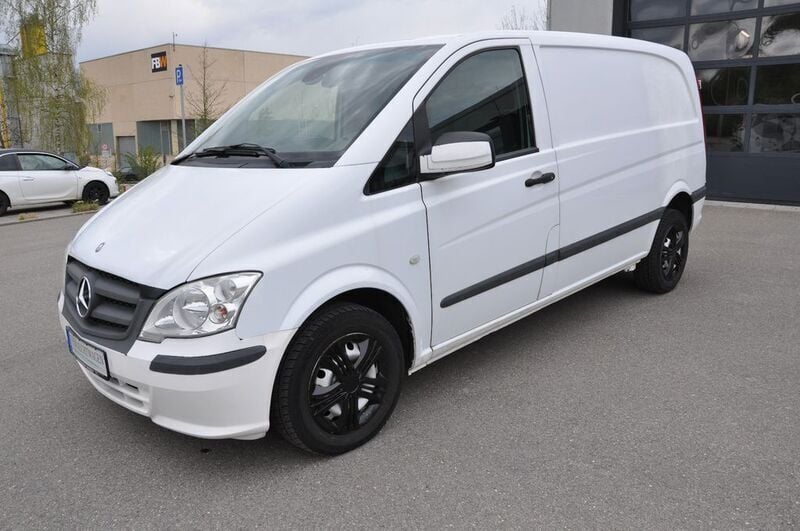 Weiß Gebraucht 2011 Mercedes Vito Van / Kleinbus | 7.900 € (Guter Preis) - Bild 1/4