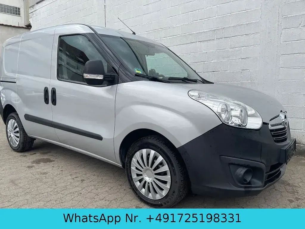 Gebraucht Opel Combo 95 PS (69 kW) 2017 Silber Van / Kleinbus