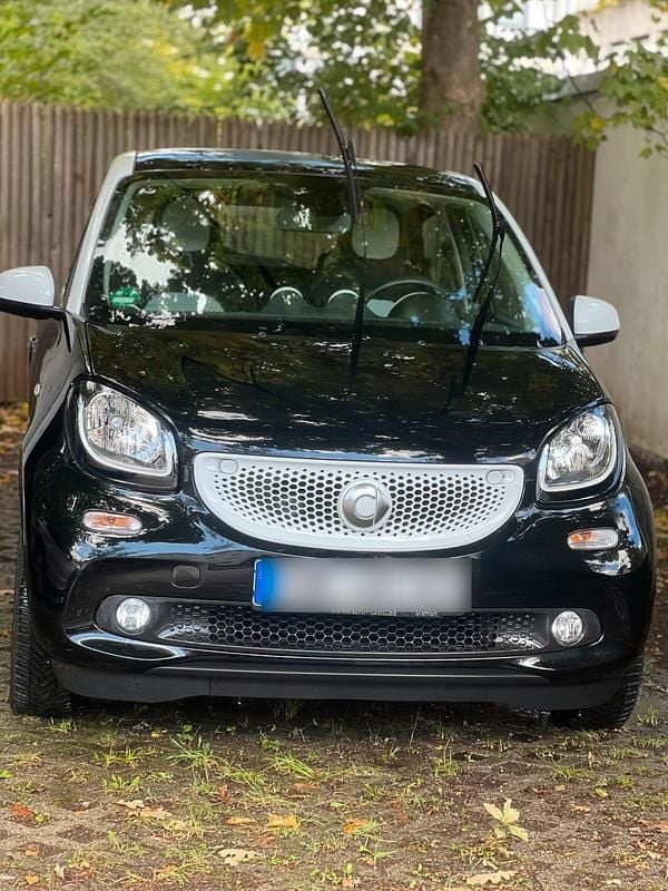 Schwarz Gebraucht 2017 Smart ForFour Kleinwagen | 11.500 € - Bild 1/4