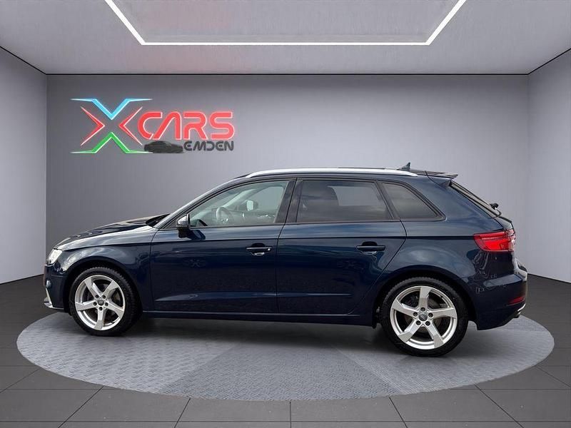 Gebraucht Audi A3 Sport 116 PS (85 kW) 2018 Blau Limousine