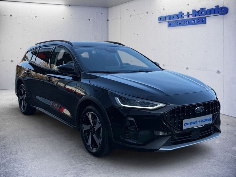 Gebraucht Ford Focus Active X 155 PS (114 kW) 2023 Dunkel schwarz metallic Kombi
