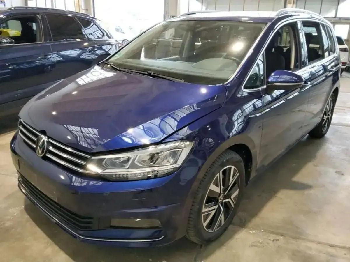 Gebraucht VW Touran Highline 150 PS (110 kW) 2022 Blau Van / Kleinbus