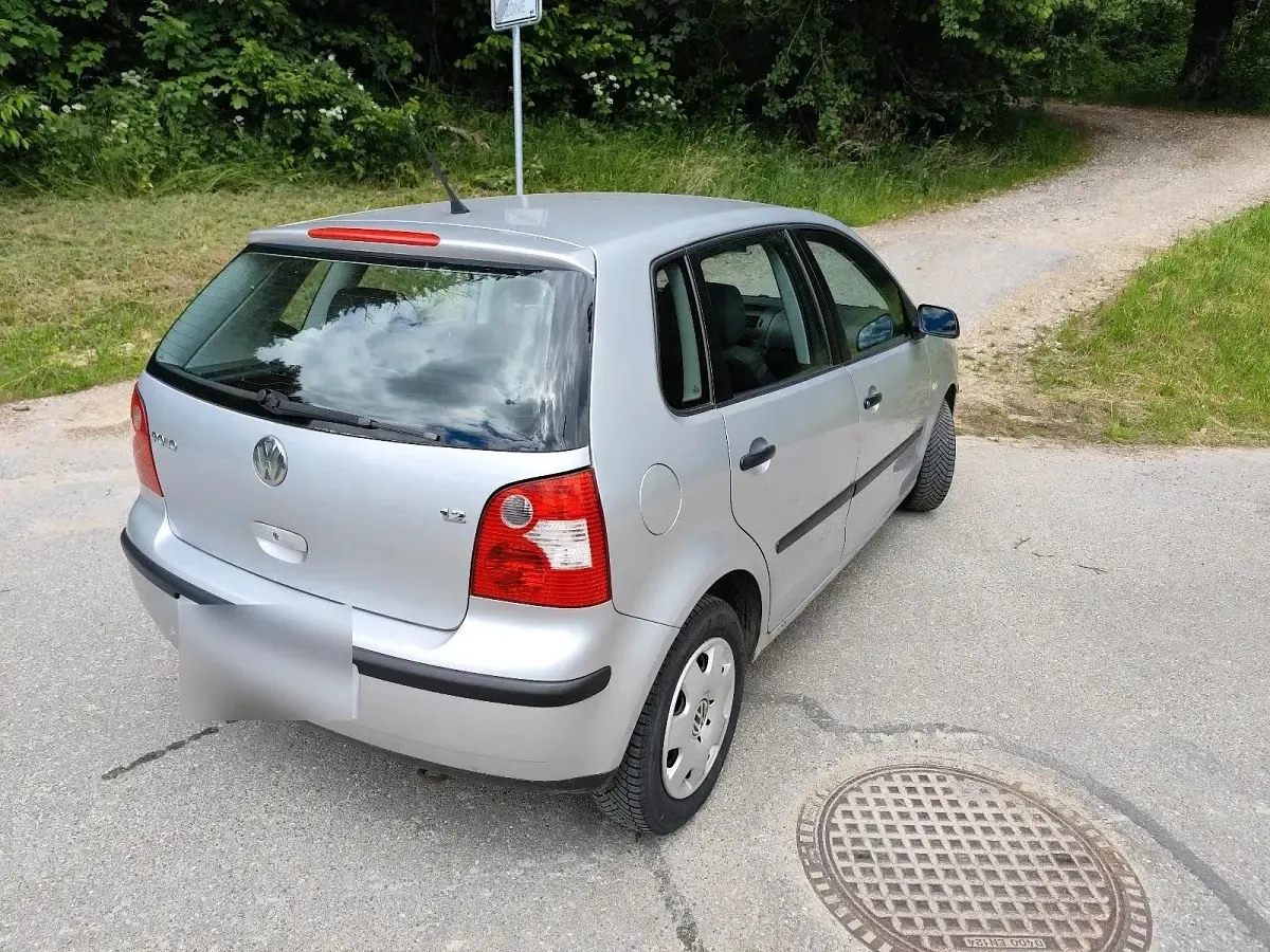 Gebraucht VW Polo 64 PS (47 kW) 2003 Silber Kleinwagen