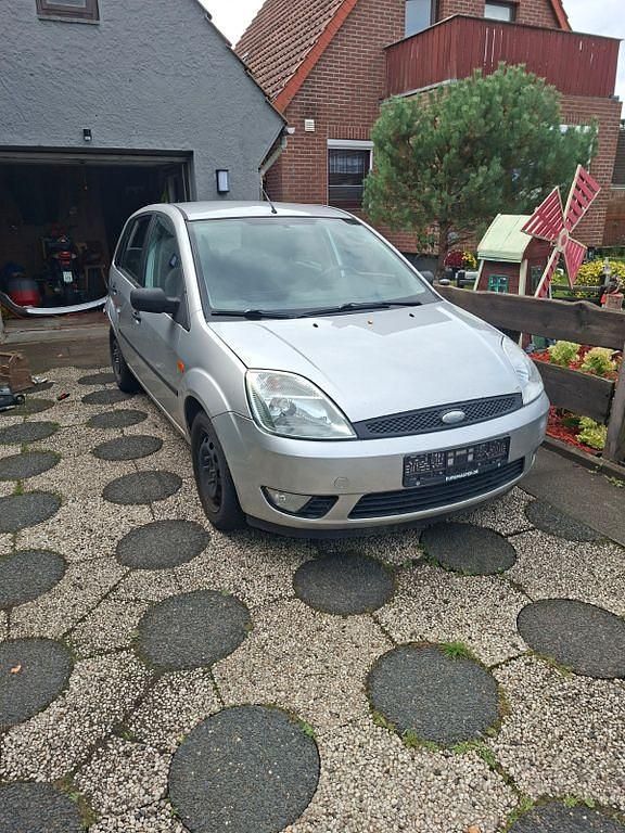 Silber Gebraucht 2002 Ford Fiesta Kleinwagen | 1.000 € (Fairer Preis) - Bild 1/4