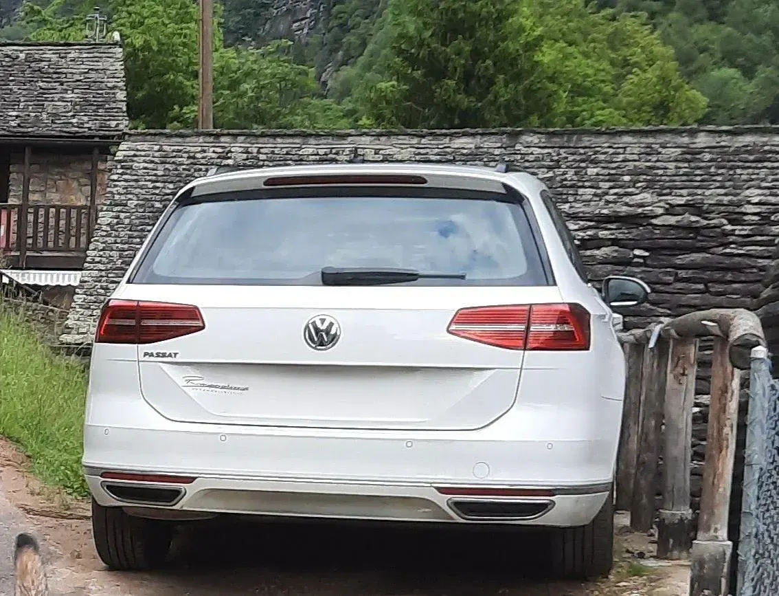 Gebraucht VW Passat 190 PS (139 kW) 2017 Weiß Kombi