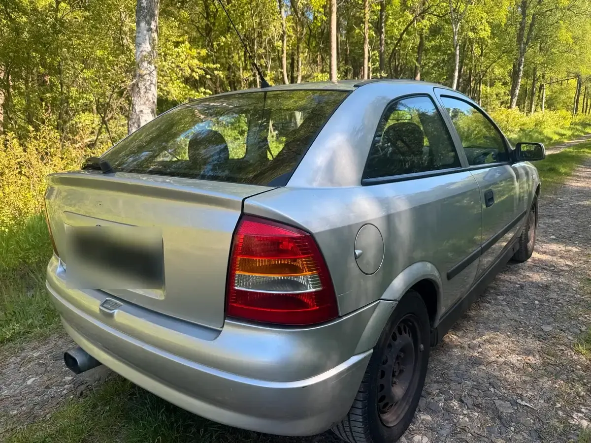 Gebraucht Opel Astra 75 PS (55 kW) 2001 Silber Limousine