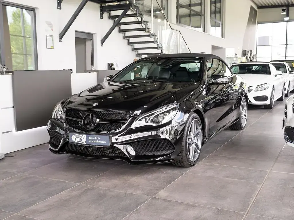 Gebraucht Mercedes E200 AMG 184 PS (135 kW) 2016 Schwarz Cabrio