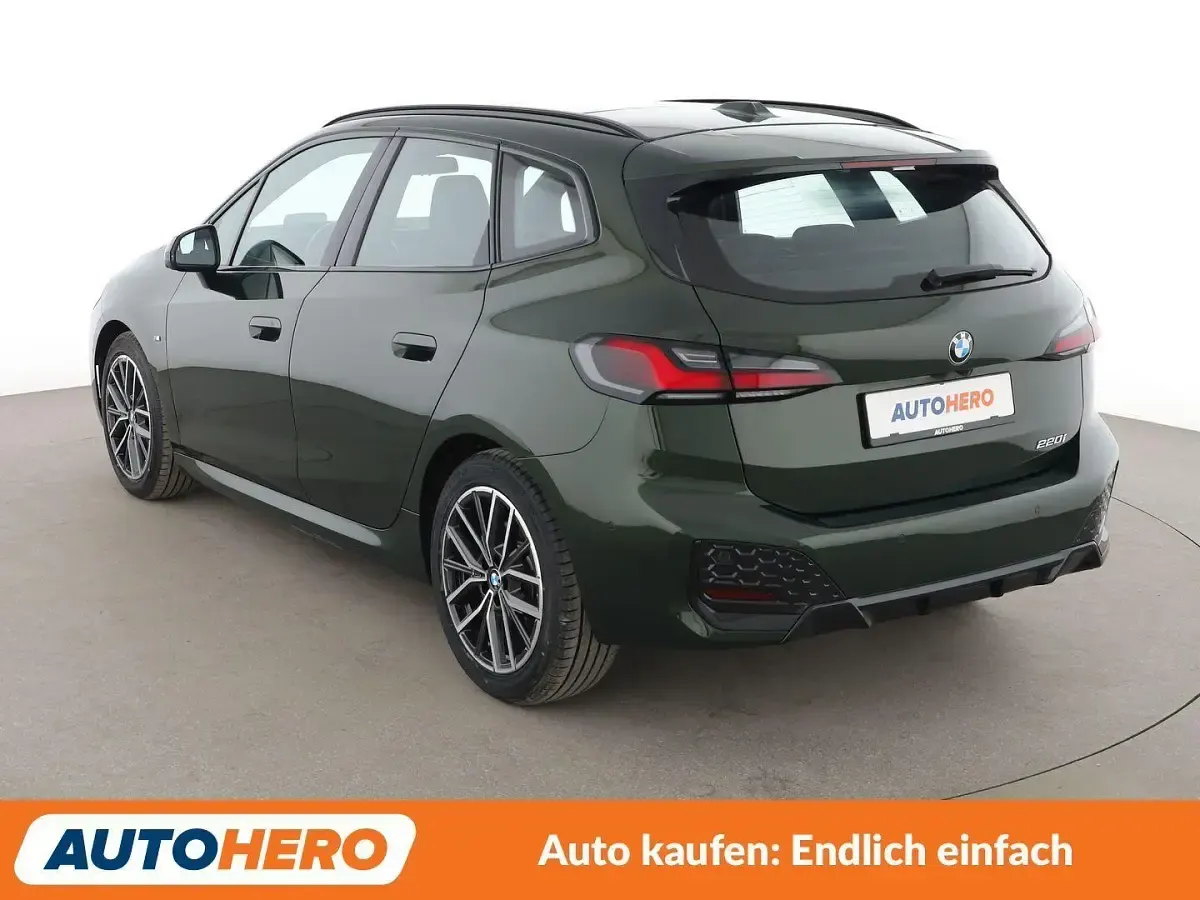 Gebraucht BMW 220 Active Tourer M Sport 170 PS (125 kW) 2021 Grün Van / Kleinbus