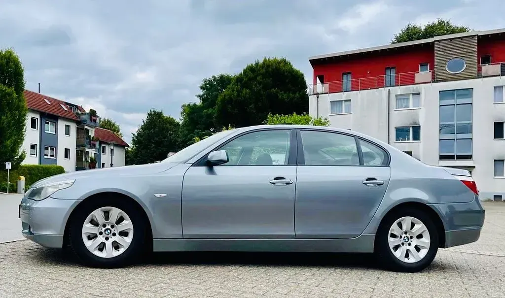 Gebraucht BMW 530 Performance 231 PS (169 kW) 2003 Silber Limousine