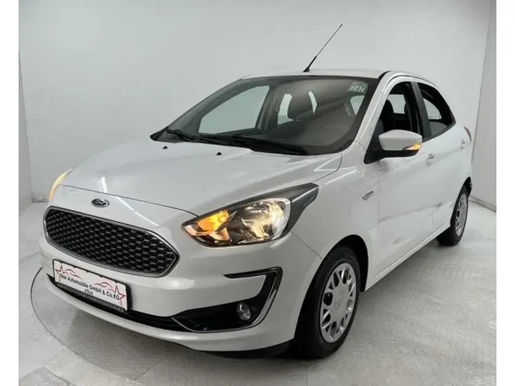 Gebraucht Ford Ka 69 PS (50 kW) 2018 Liquidweiß Limousine