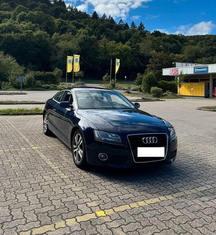 Blau Gebraucht 2010 Audi A5 Sport Coupé | 12.000 € (Guter Preis) - Bild 1/4