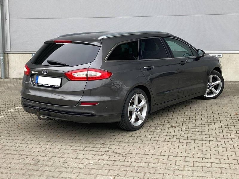 Gebraucht Ford Mondeo Titanium 150 PS (110 kW) 2016 Grau Kombi
