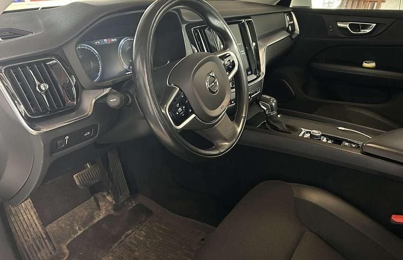 Gebraucht Volvo V60 Momentum 190 PS (139 kW) 2020 Kombi