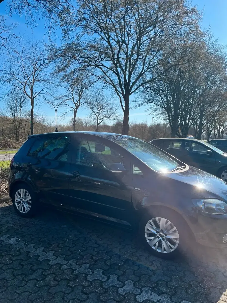 Używany VW Golf VII 105 KM (77 kW) 2013 Czarny Sedan/Limuzyna