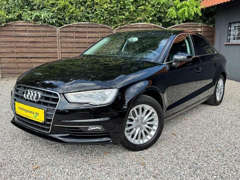 Brillantschwarz Gebraucht 2014 Audi A3 Ambiente Limousine | 12.460 € (Fairer Preis) - Bild 1/3
