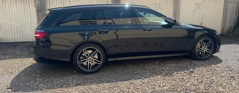 Schwarz Gebraucht 2017 Mercedes E43 AMG AMG line Limousine | 25.000 € (Superpreis) - Bild 1/4