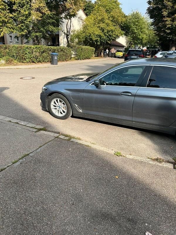 Gebraucht BMW 530e Sport Line 252 PS (185 kW) 2017 Silber Limousine