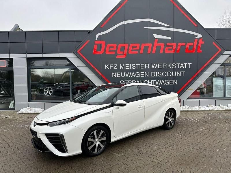 Weiß Gebraucht 2016 Toyota Mirai Limousine | 7.990 € - Bild 1/4
