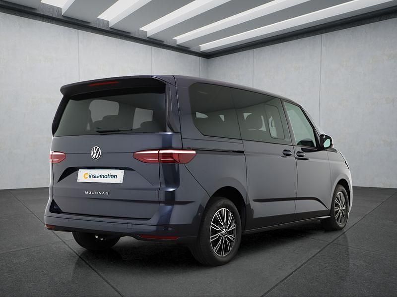 Usata VW Multivan 150 CV (110 kW) 2023 Blu Monovolume