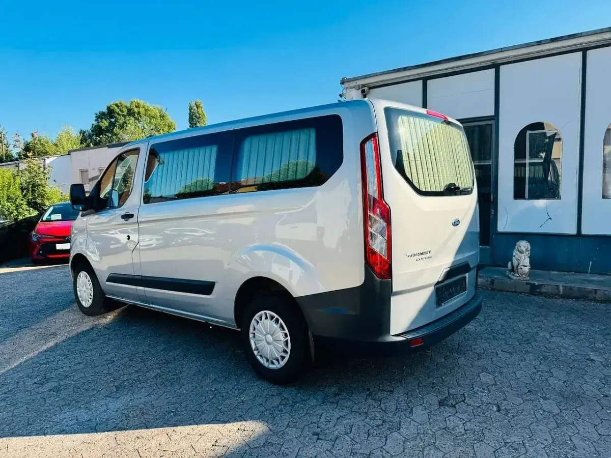 Gebraucht Ford Transit Custom 125 PS (91 kW) 2014 Polarsilber metallic Van / Kleinbus