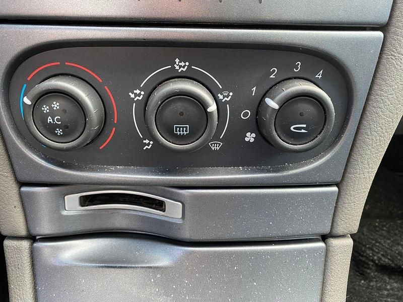 Gebraucht Renault Laguna II 107 PS (78 kW) 2003 Grau Limousine