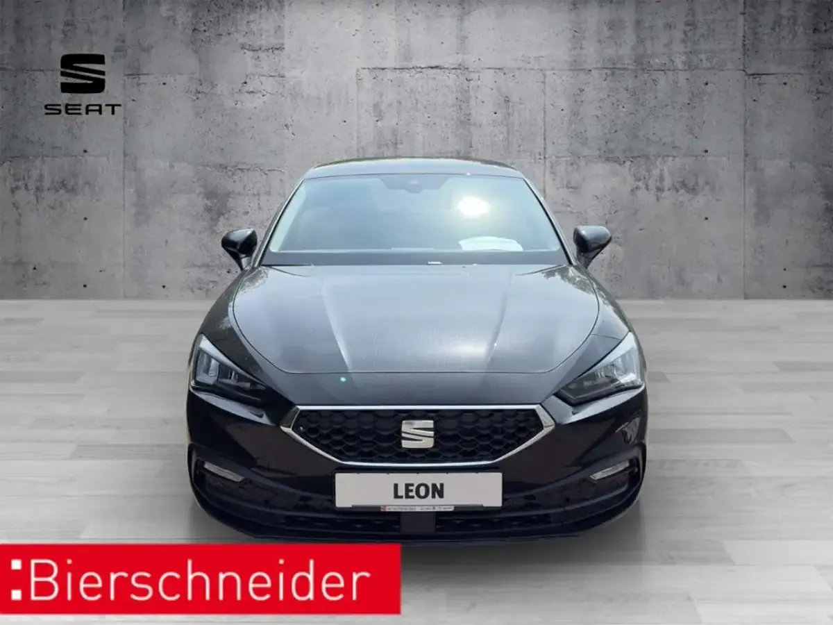 Neu Seat Leon 150 PS (110 kW) 2025 Schwarz Limousine