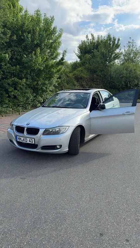 Silber Gebraucht 2009 BMW 320 Limousine | 7.000 € (Fairer Preis) - Bild 1/4