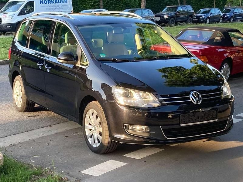 Deep black perleffekt Gebraucht 2013 VW Sharan Highline Van / Kleinbus | 9.800 € (Fairer Preis) - Bild 1/4