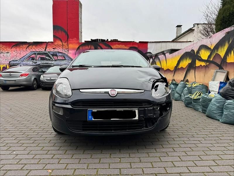 Gebraucht Fiat Punto 69 PS (50 kW) 2011 Blau Kleinwagen