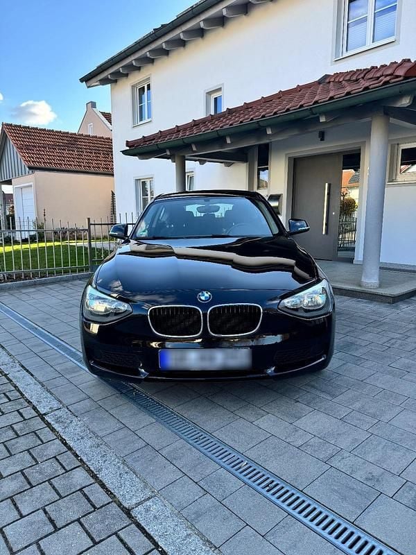 Gebraucht BMW 114 102 PS (75 kW) 2012 Schwarz Kleinwagen