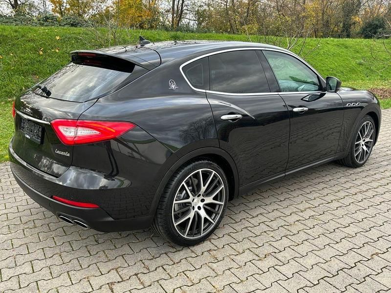 Gebraucht Maserati Levante 275 PS (202 kW) 2016 Schwarz SUV