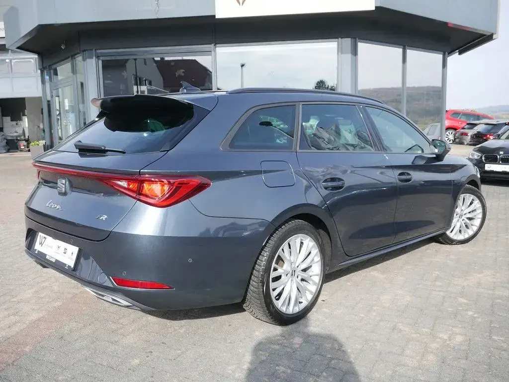 Gebraucht Seat Leon FR 190 PS (139 kW) 2023 Grau Limousine