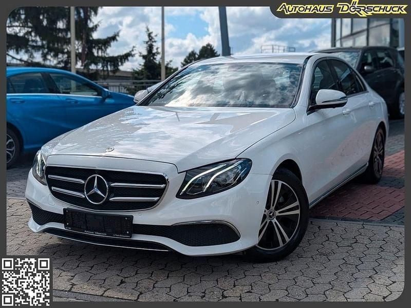 Polarweiss Gebraucht 2018 Mercedes E220 Avantgarde Limousine | 23.990 € (Guter Preis) - Bild 1/4